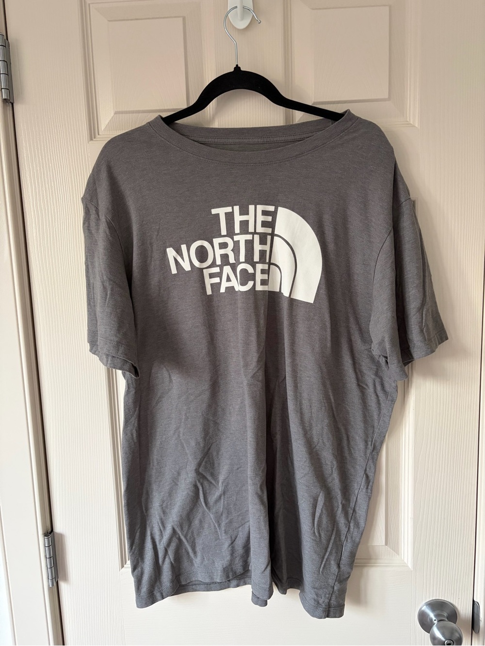 🐞 THE NORTH FACE - XL Men’s Grey White Tee Shirt